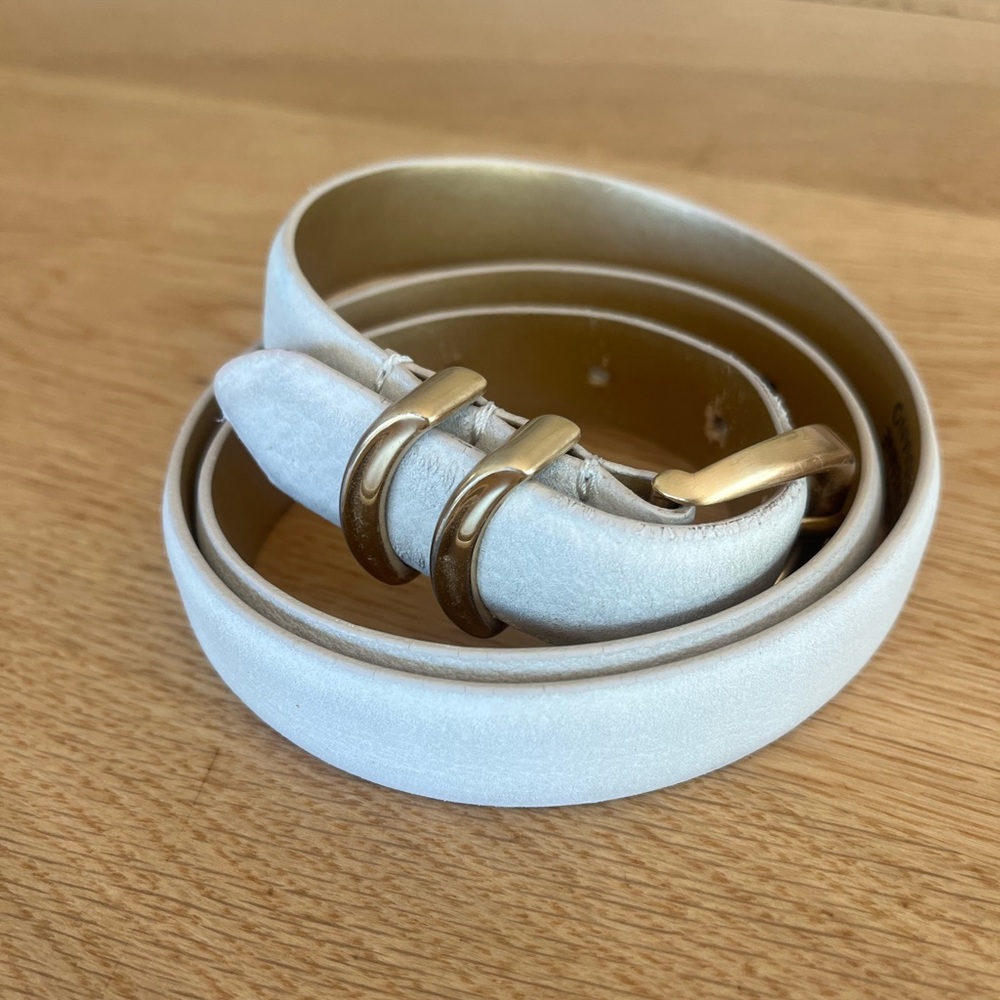 Liz Claiborne Vintage 90's White Leather Belt with gold buckle
